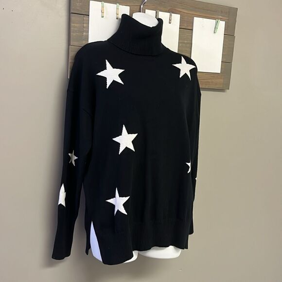 Black w/ Stars Turtleneck Viscose Blend Long Sleeve Sweater w/Side Slits- Medium - Picture 3 of 10
